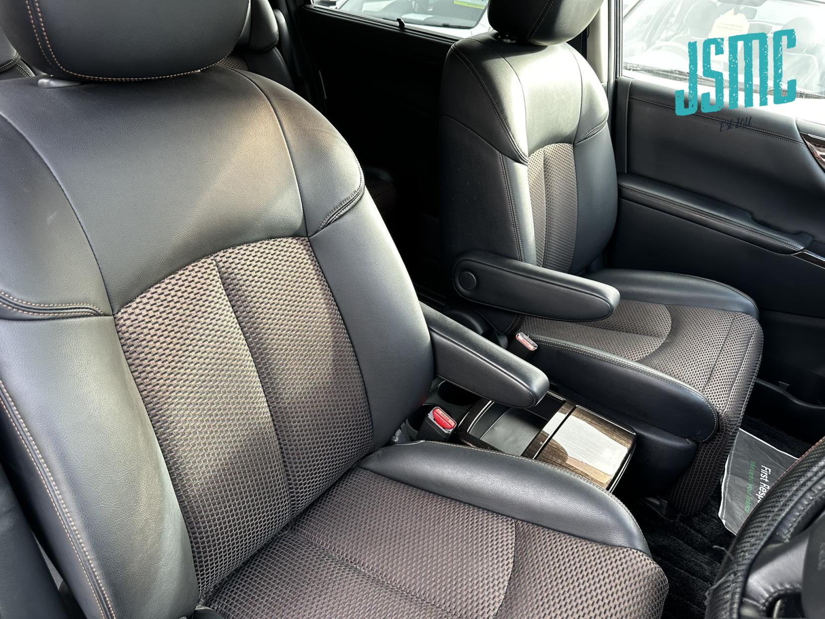 Nissan Elgrand 2.5 HIGHWAY STAR