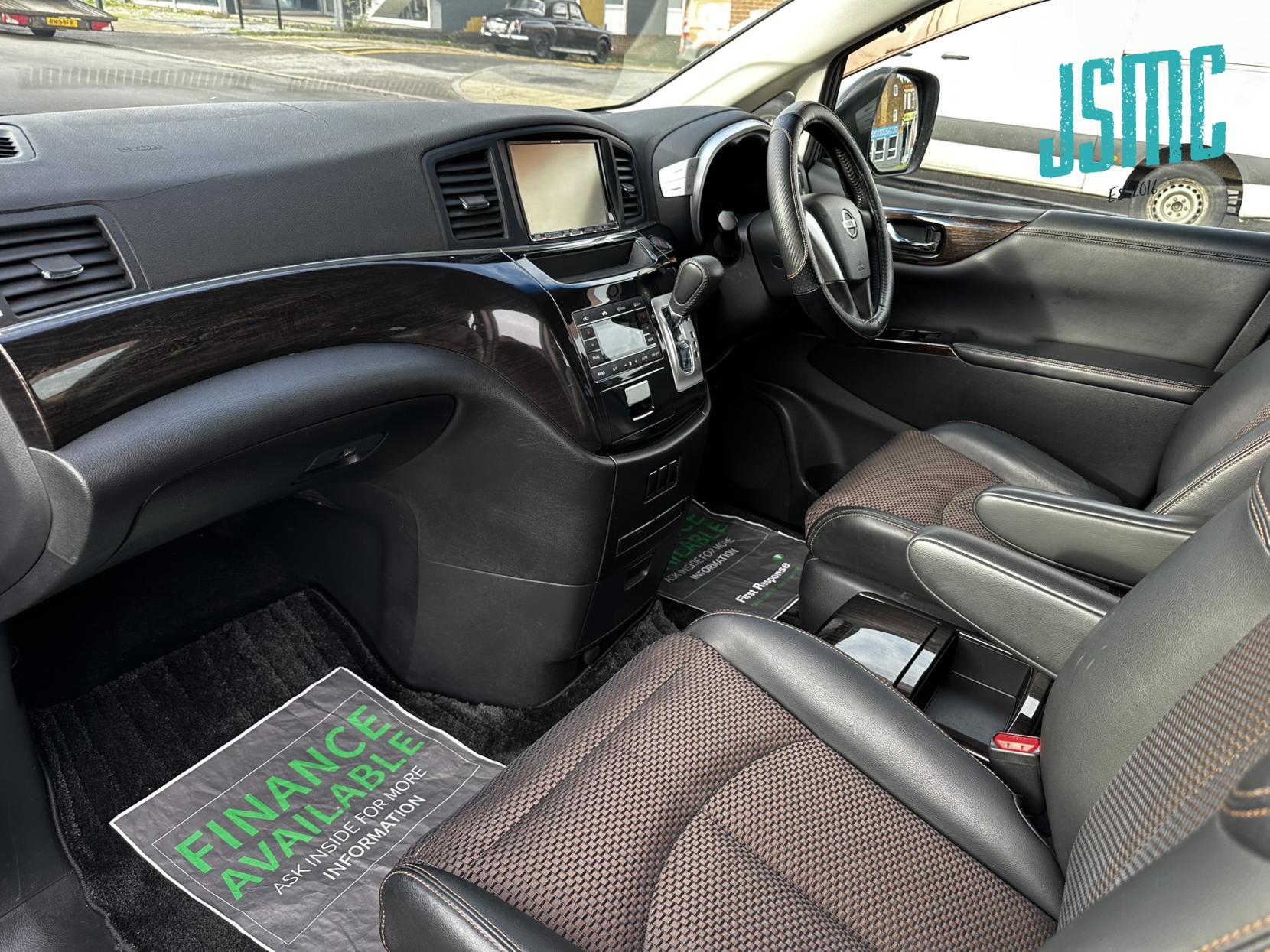 Nissan Elgrand 2.5 HIGHWAY STAR