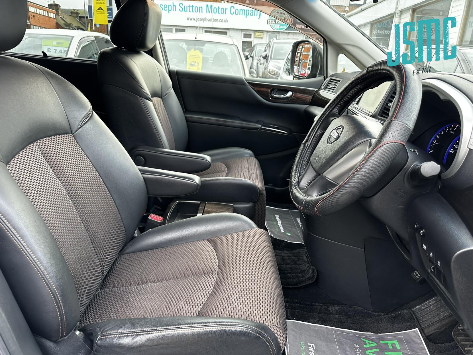 Nissan Elgrand 2.5 HIGHWAY STAR