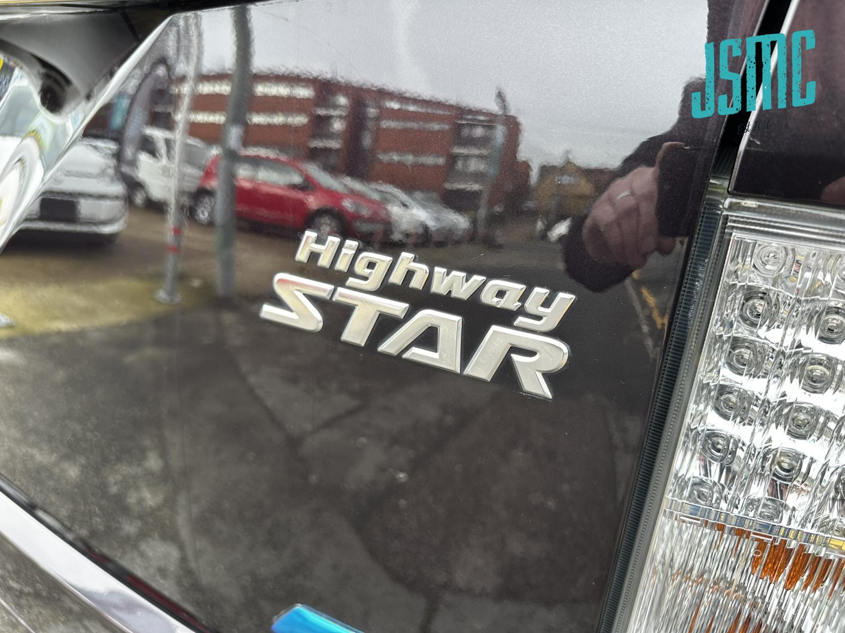Nissan Elgrand 2.5 HIGHWAY STAR