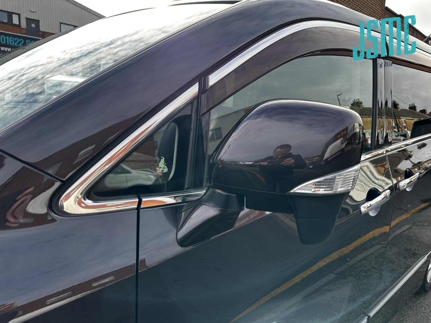 Nissan Elgrand 2.5 HIGHWAY STAR