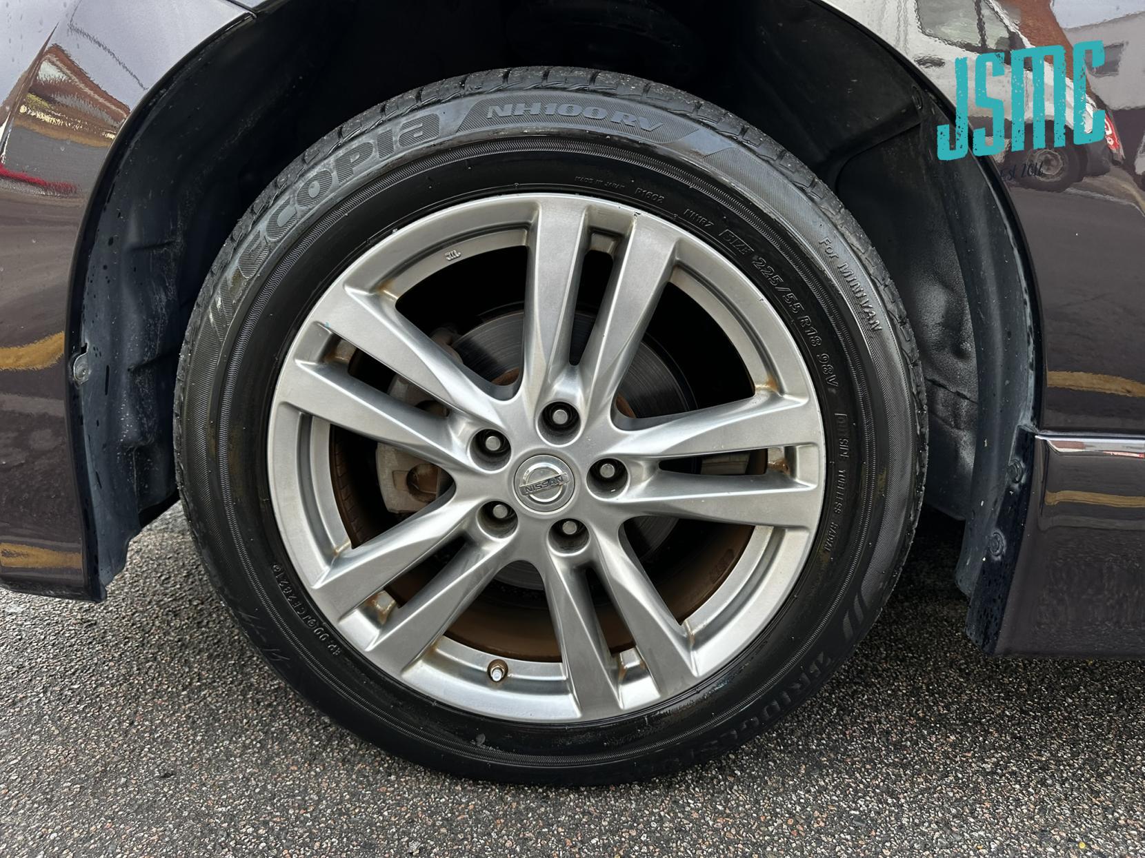 Nissan Elgrand 2.5 HIGHWAY STAR