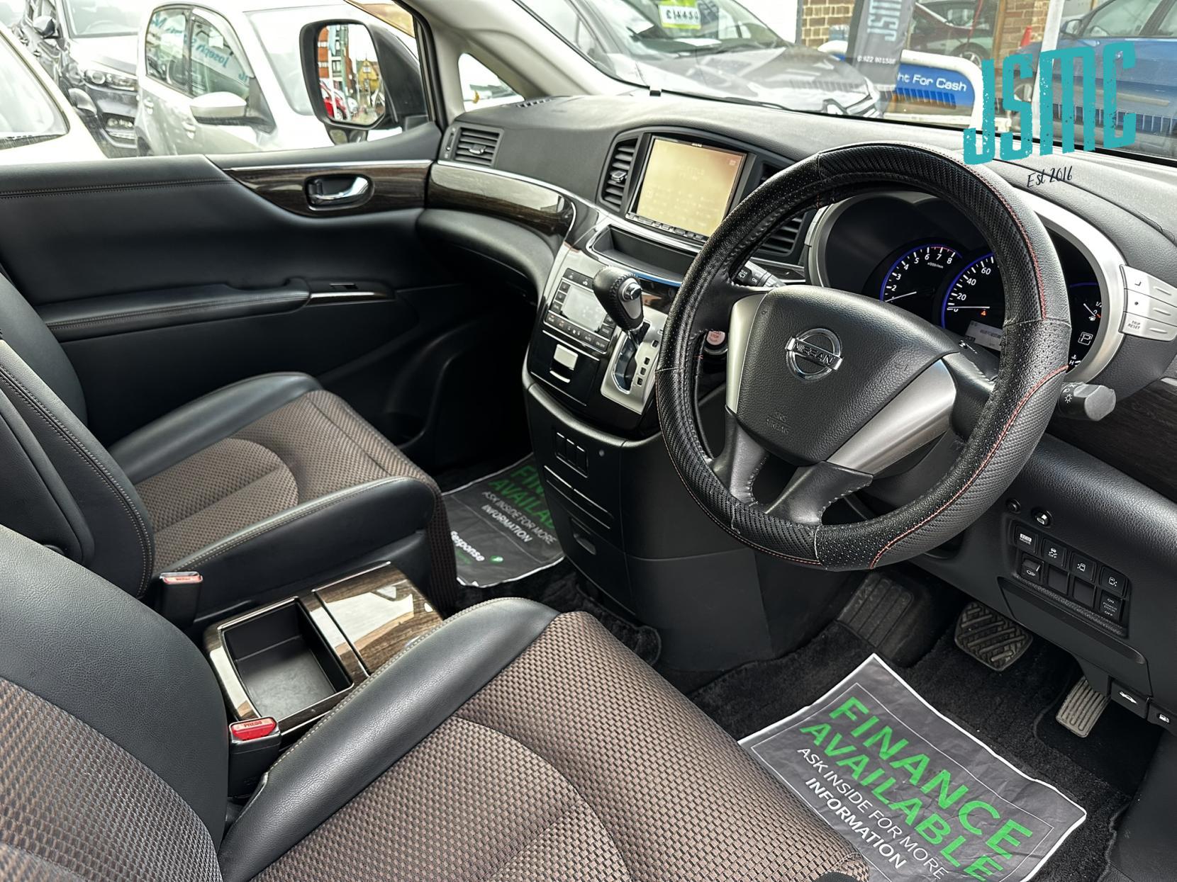 Nissan Elgrand 2.5 HIGHWAY STAR