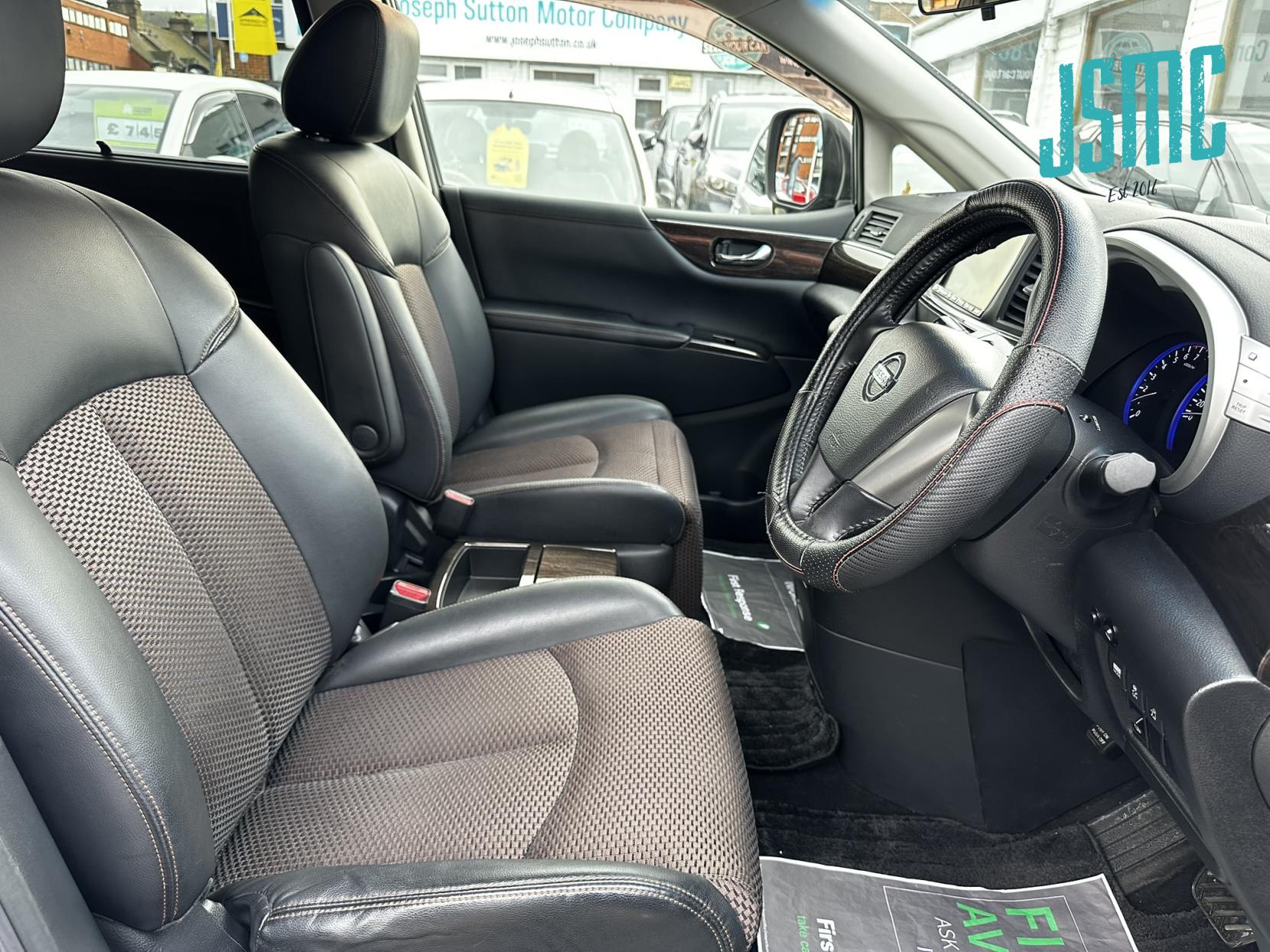 Nissan Elgrand 2.5 HIGHWAY STAR