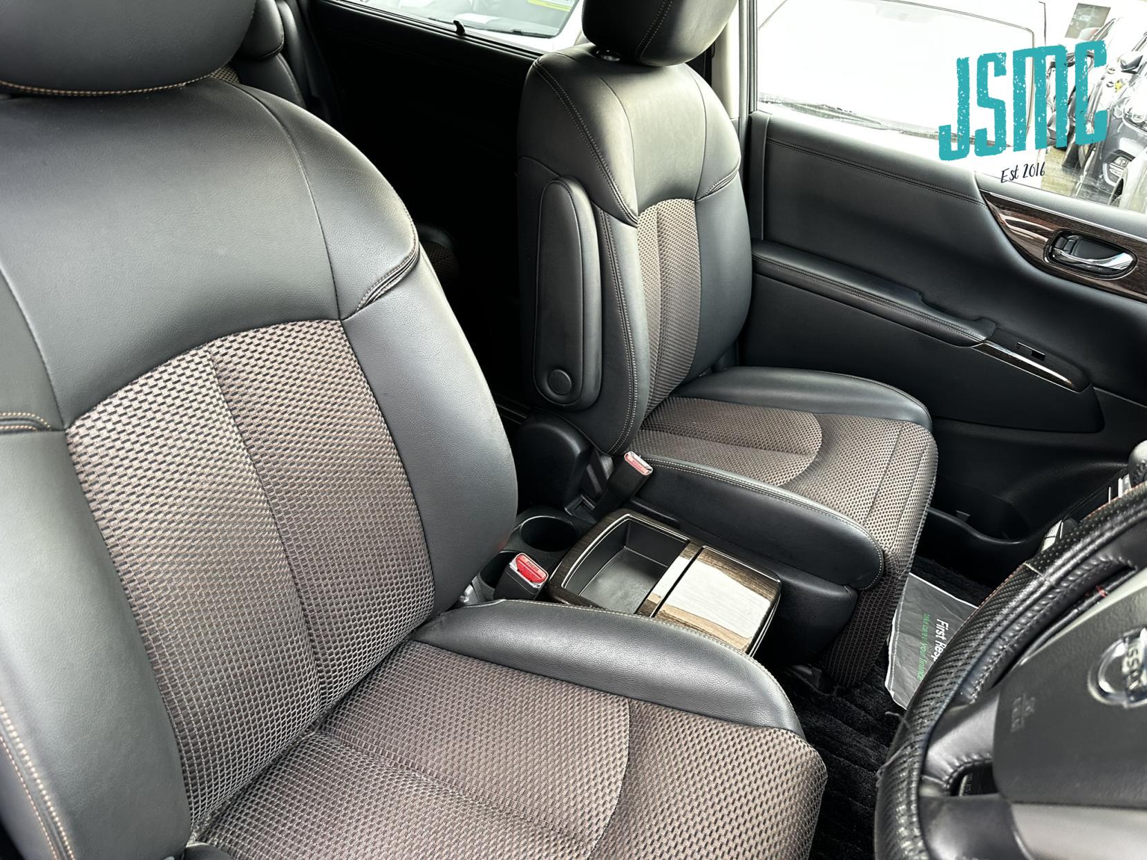 Nissan Elgrand 2.5 HIGHWAY STAR