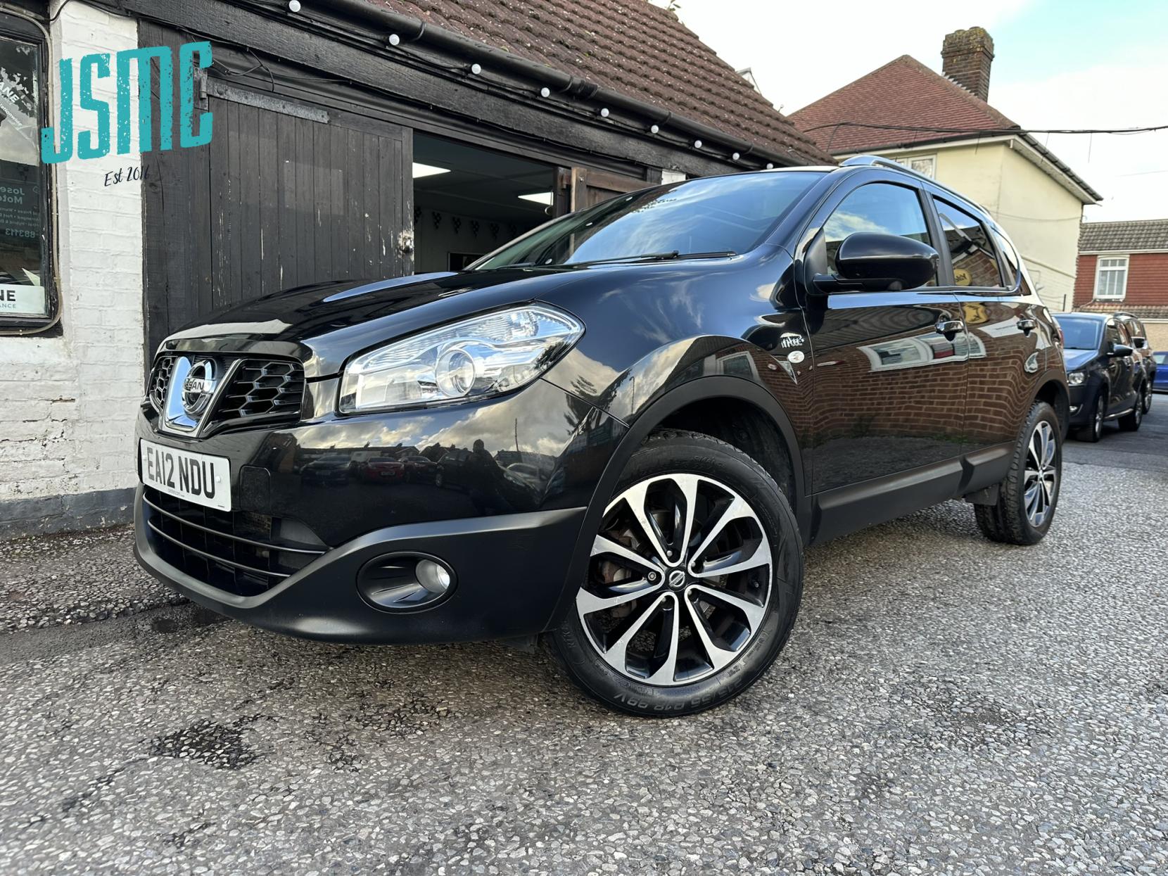 Nissan Qashqai 1.6 n-tec+ SUV 5dr Petrol CVT 2WD Euro 5 (117 ps)