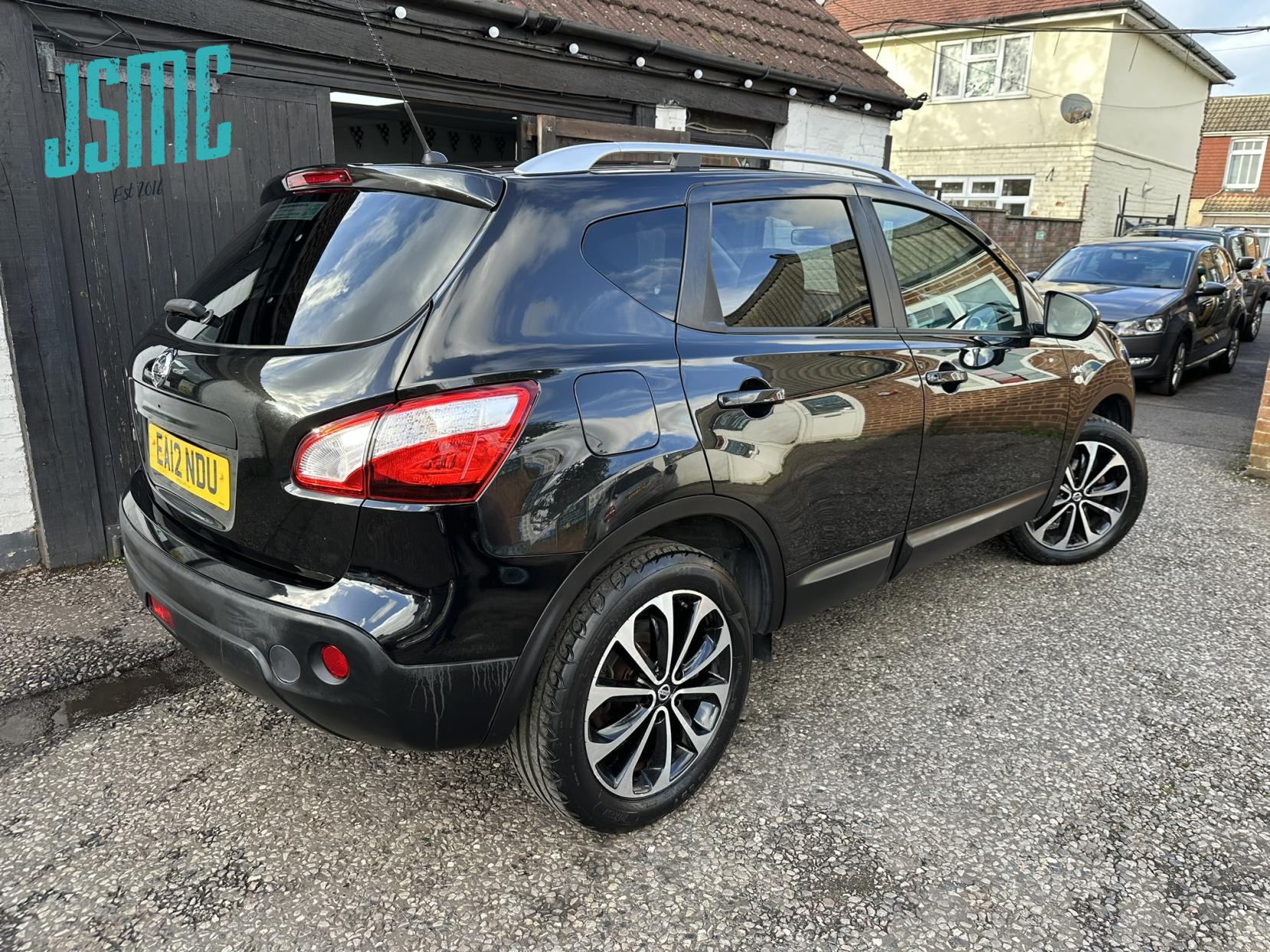 Nissan Qashqai 1.6 n-tec+ SUV 5dr Petrol CVT 2WD Euro 5 (117 ps)