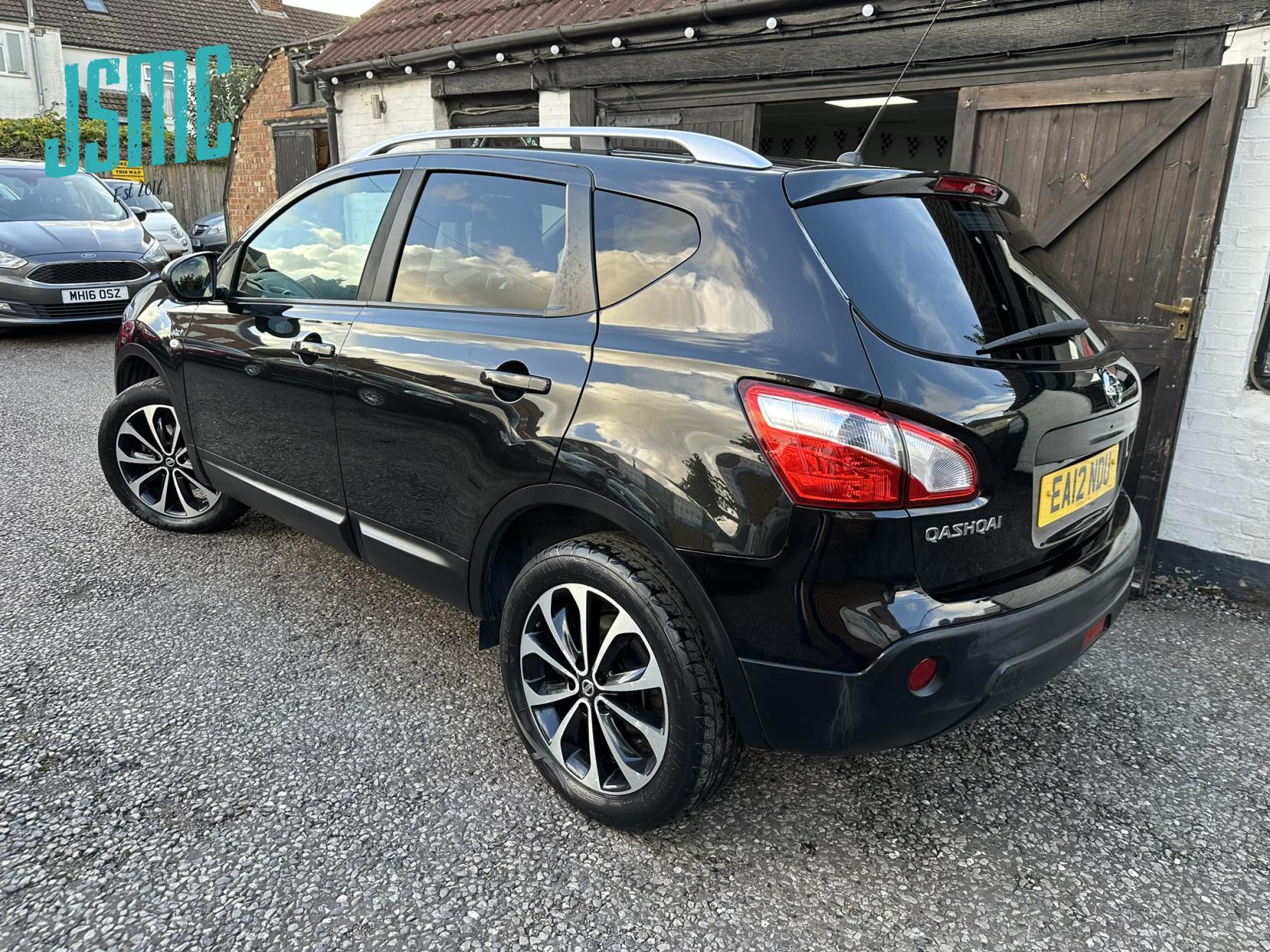 Nissan Qashqai 1.6 n-tec+ SUV 5dr Petrol CVT 2WD Euro 5 (117 ps)