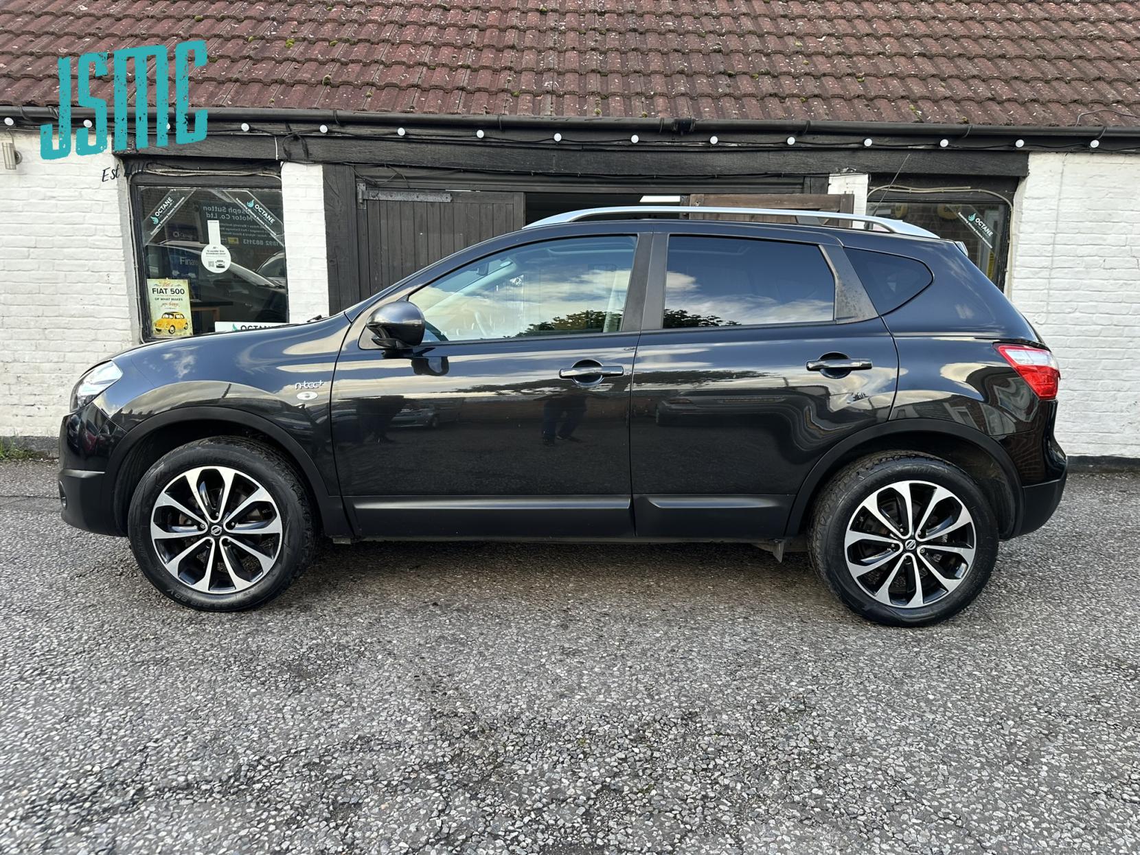 Nissan Qashqai 1.6 n-tec+ SUV 5dr Petrol CVT 2WD Euro 5 (117 ps)