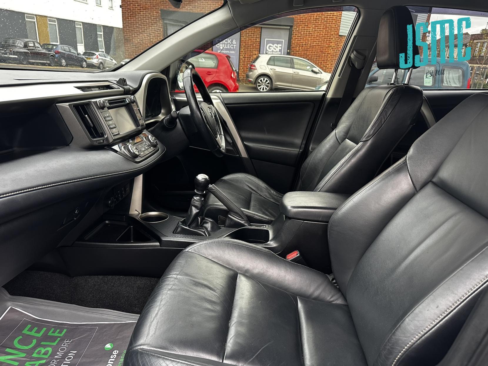 Toyota RAV4 2.2 D-4D Invincible SUV 5dr Diesel Manual 4WD Euro 5 (150 ps)