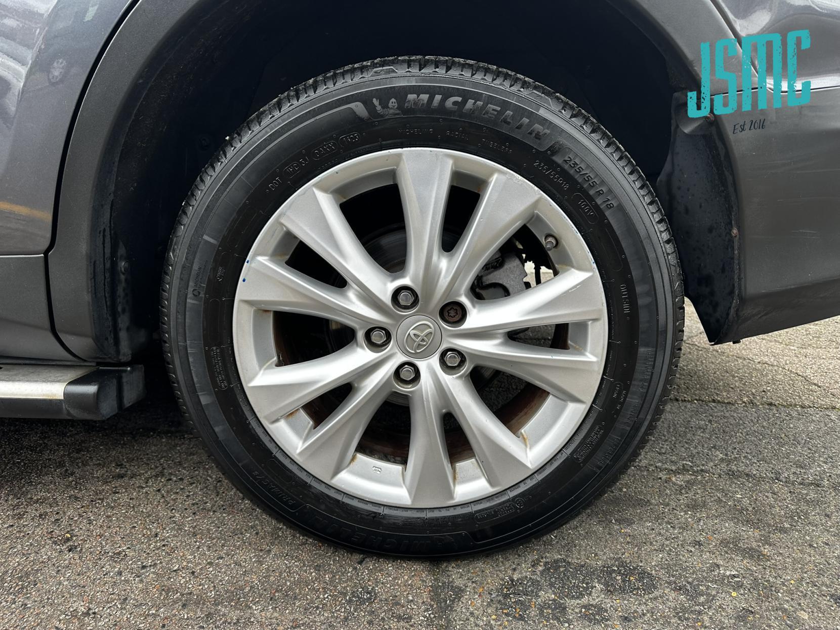 Toyota RAV4 2.2 D-4D Invincible SUV 5dr Diesel Manual 4WD Euro 5 (150 ps)