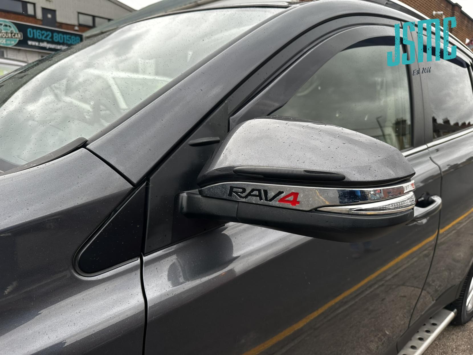 Toyota RAV4 2.2 D-4D Invincible SUV 5dr Diesel Manual 4WD Euro 5 (150 ps)