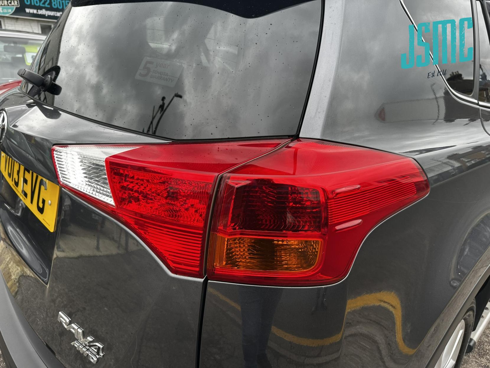 Toyota RAV4 2.2 D-4D Invincible SUV 5dr Diesel Manual 4WD Euro 5 (150 ps)