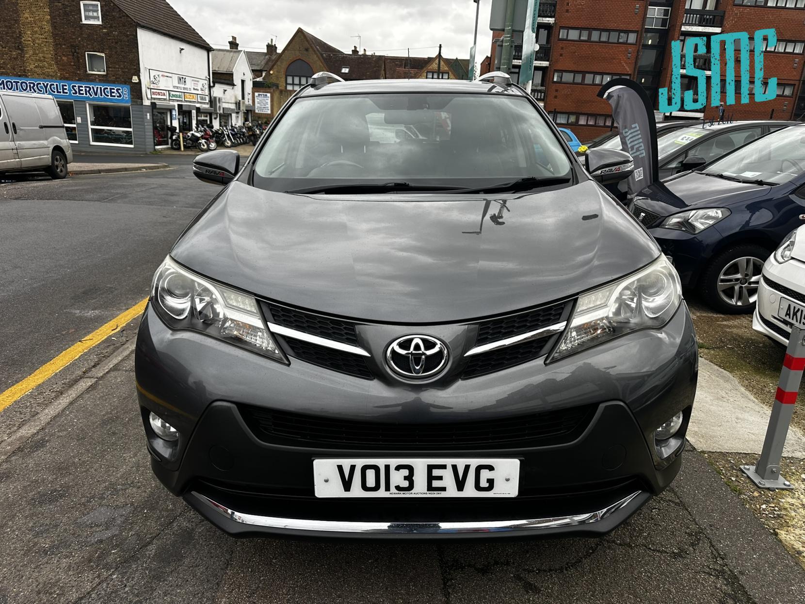 Toyota RAV4 2.2 D-4D Invincible SUV 5dr Diesel Manual 4WD Euro 5 (150 ps)