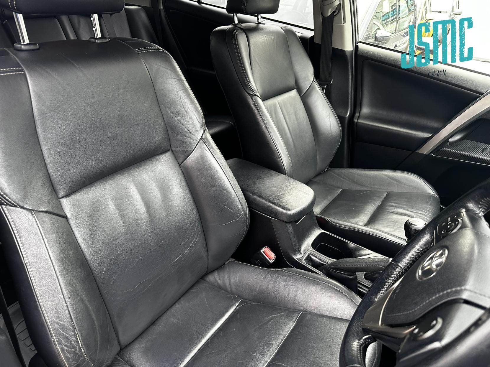 Toyota RAV4 2.2 D-4D Invincible SUV 5dr Diesel Manual 4WD Euro 5 (150 ps)