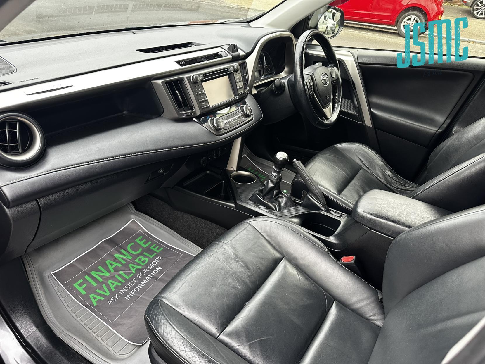 Toyota RAV4 2.2 D-4D Invincible SUV 5dr Diesel Manual 4WD Euro 5 (150 ps)