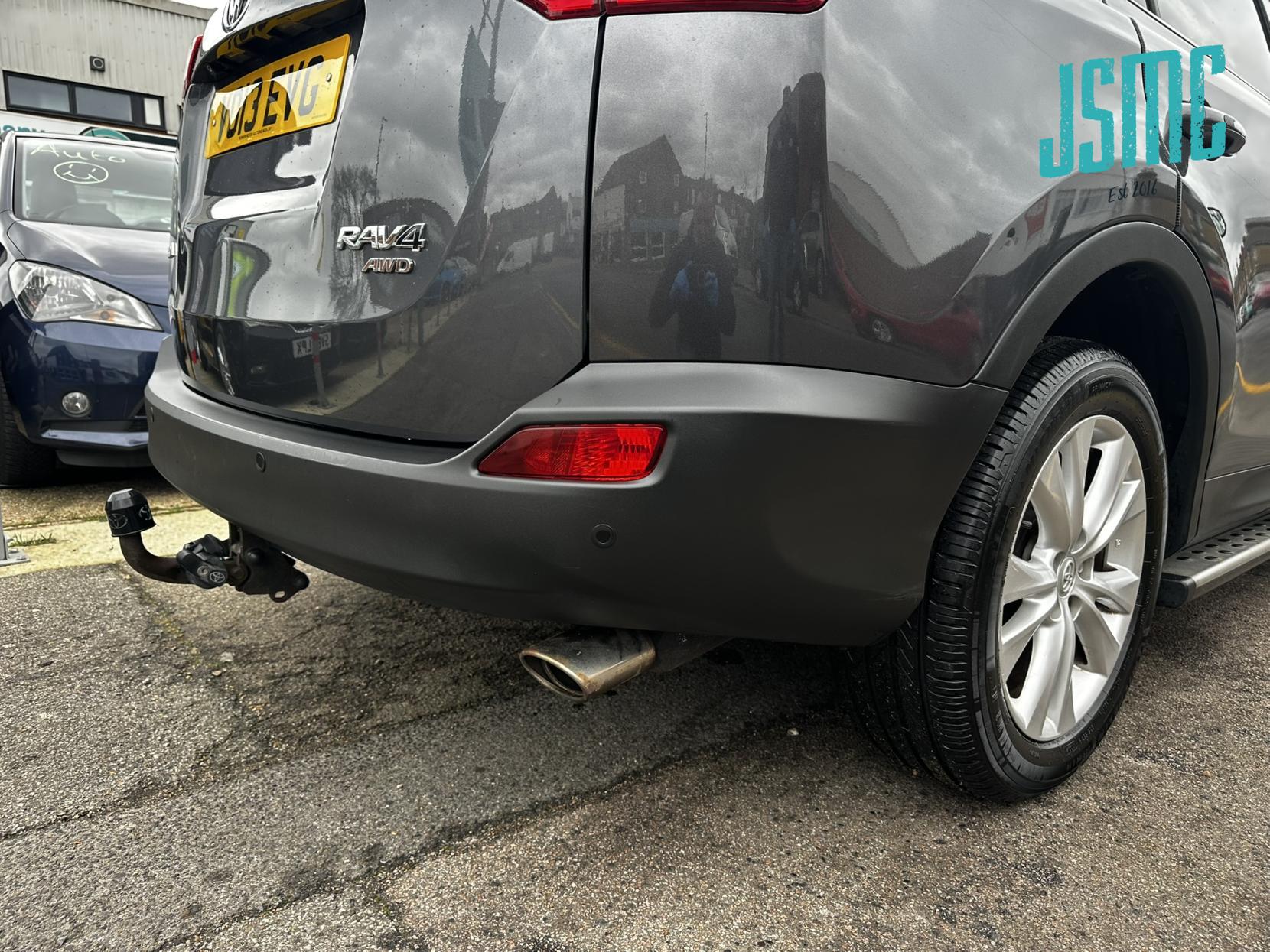 Toyota RAV4 2.2 D-4D Invincible SUV 5dr Diesel Manual 4WD Euro 5 (150 ps)