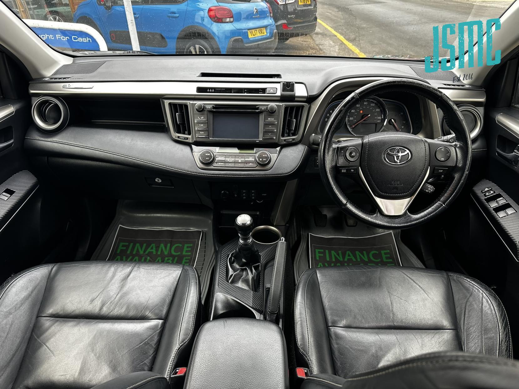 Toyota RAV4 2.2 D-4D Invincible SUV 5dr Diesel Manual 4WD Euro 5 (150 ps)