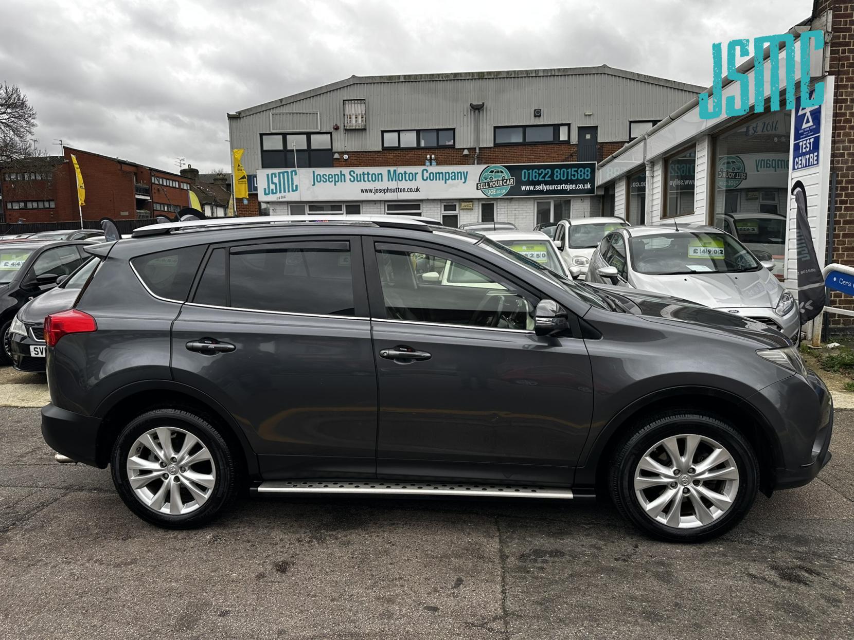 Toyota RAV4 2.2 D-4D Invincible SUV 5dr Diesel Manual 4WD Euro 5 (150 ps)