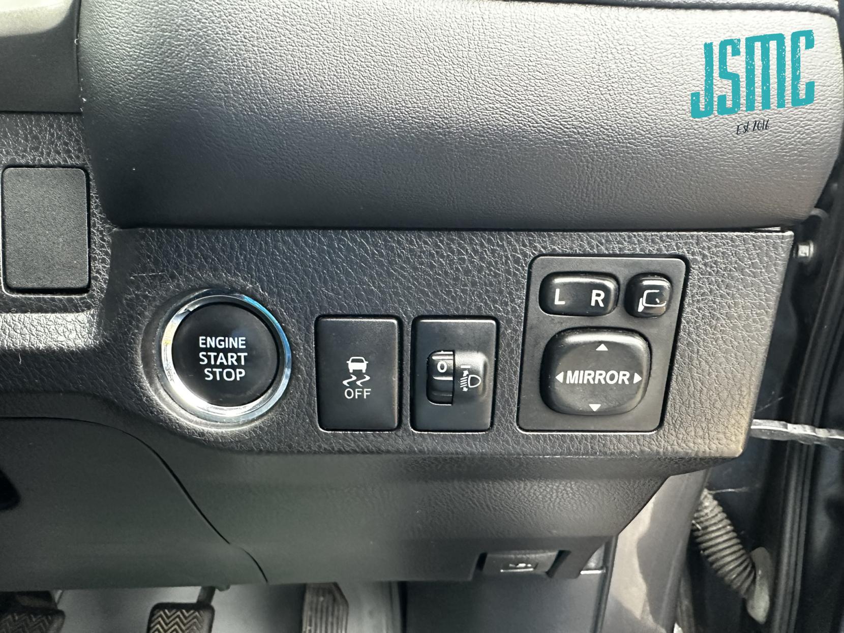 Toyota RAV4 2.2 D-4D Invincible SUV 5dr Diesel Manual 4WD Euro 5 (150 ps)