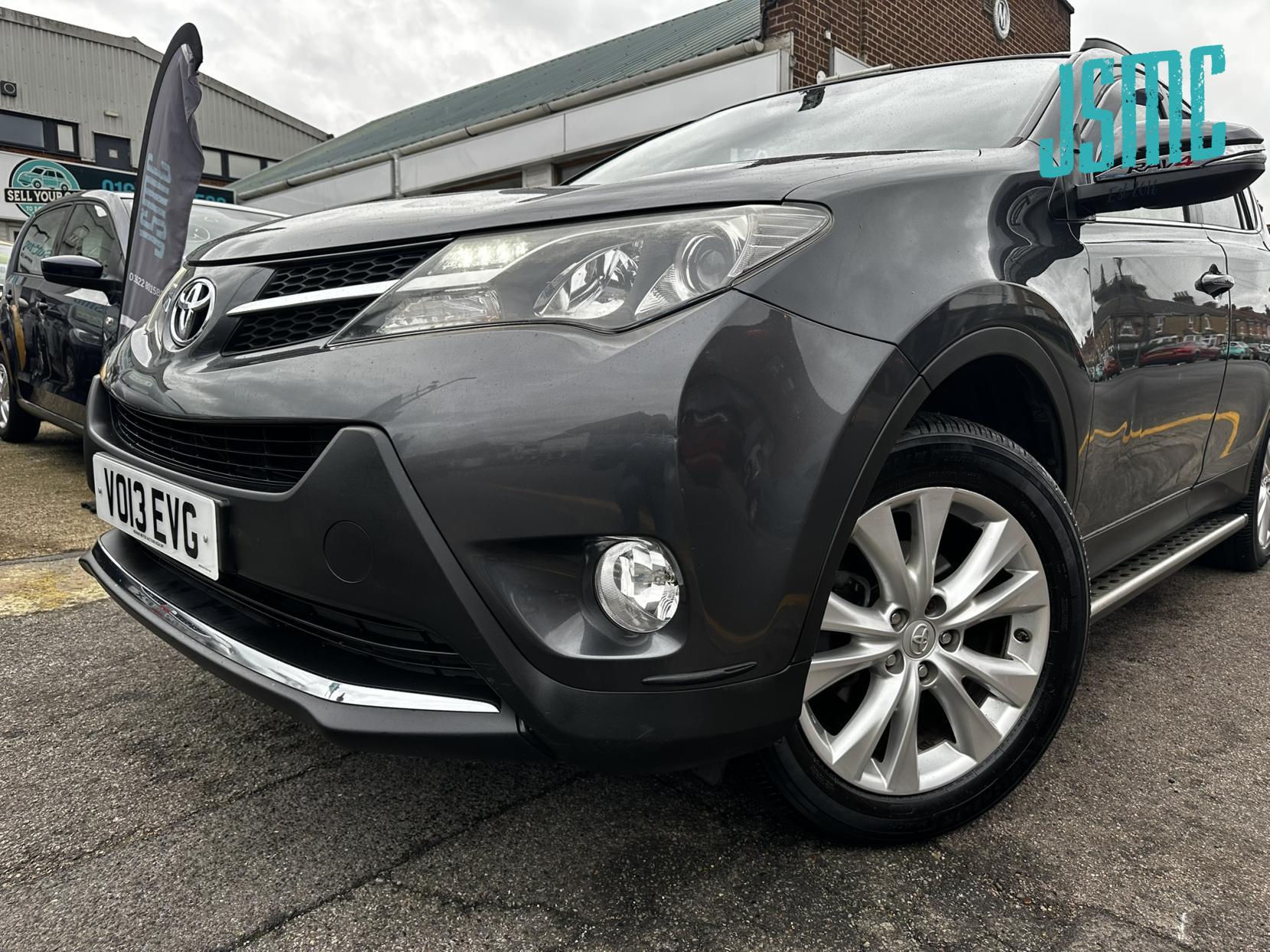 Toyota RAV4 2.2 D-4D Invincible SUV 5dr Diesel Manual 4WD Euro 5 (150 ps)