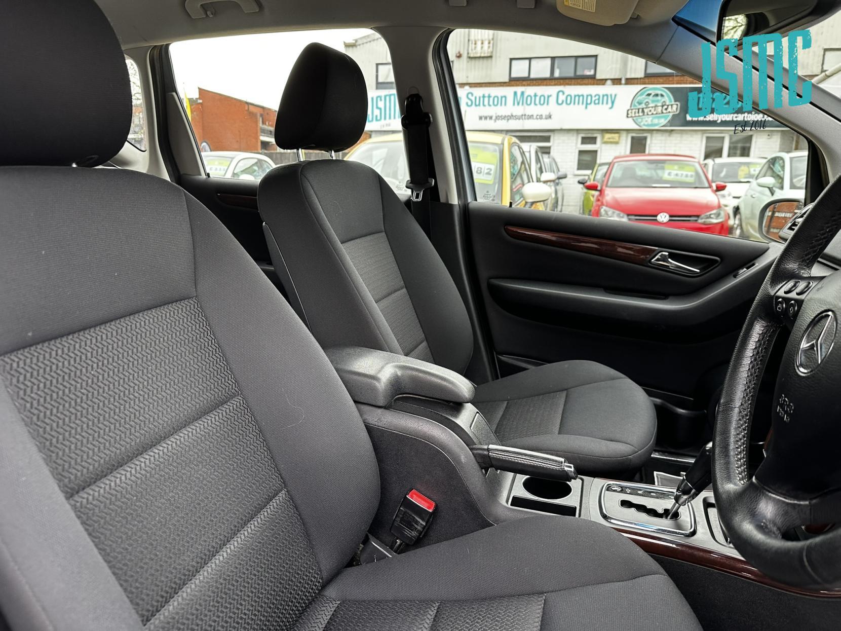 Mercedes-Benz A Class 1.7 A170 Elegance SE Hatchback 5dr Petrol CVT (157 g/km, 116 bhp)
