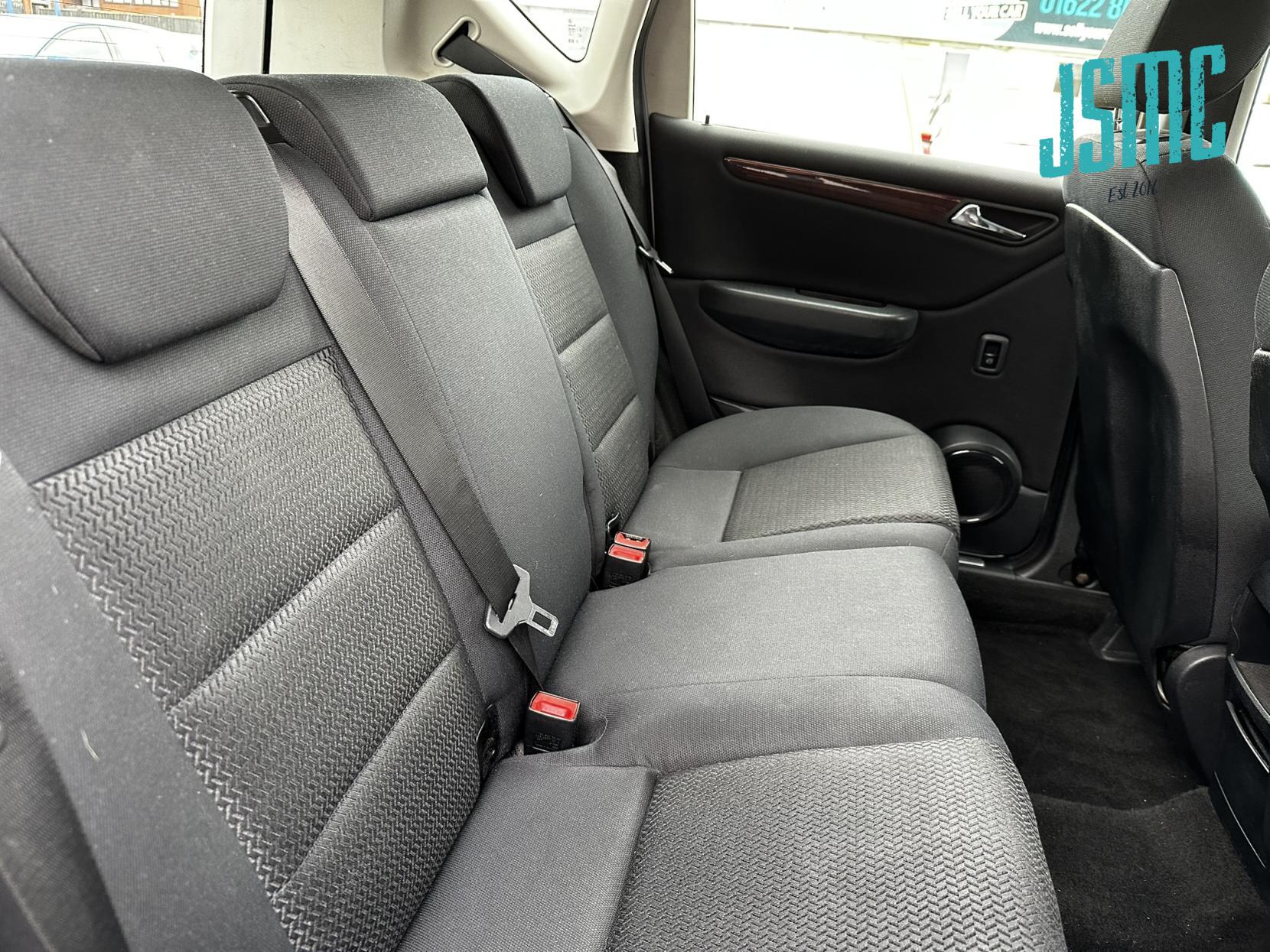 Mercedes-Benz A Class 1.7 A170 Elegance SE Hatchback 5dr Petrol CVT (157 g/km, 116 bhp)