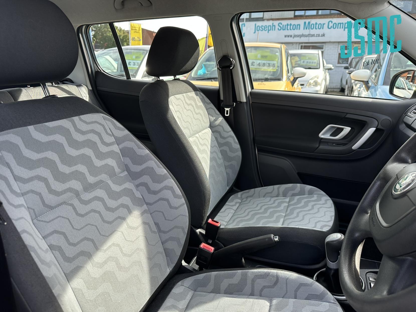 Skoda Fabia 1.2 HTP 12V 2 Hatchback 5dr Petrol Manual (140 g/km, 70 bhp)