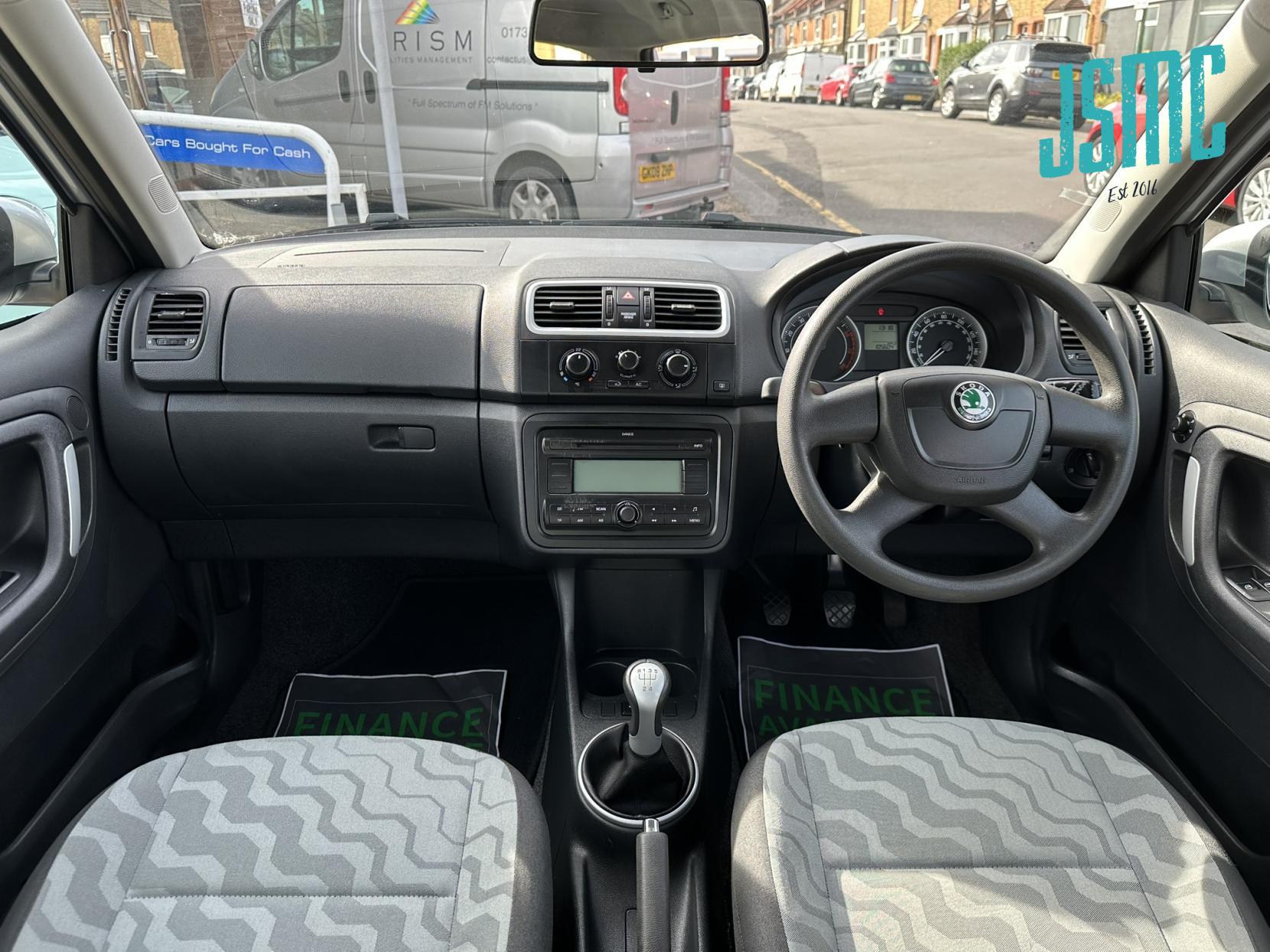 Skoda Fabia 1.2 HTP 12V 2 Hatchback 5dr Petrol Manual (140 g/km, 70 bhp)