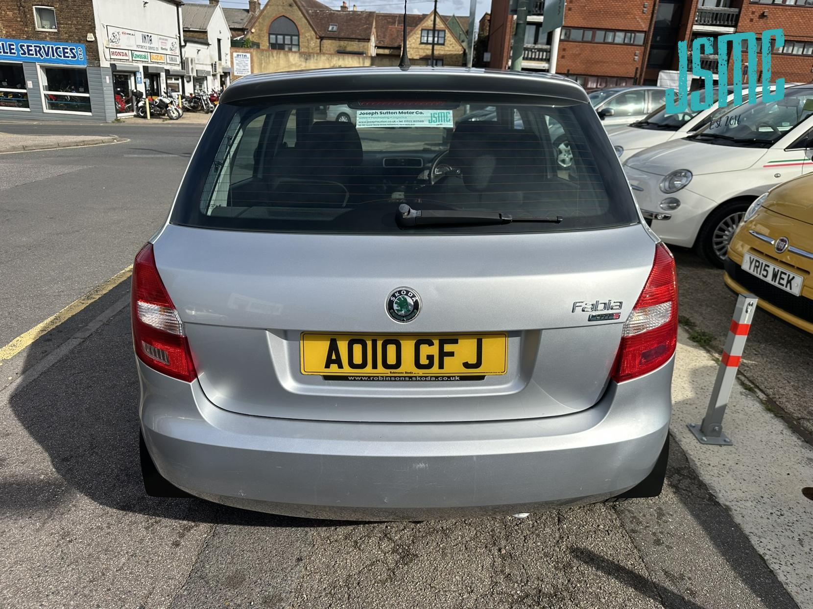 Skoda Fabia 1.2 HTP 12V 2 Hatchback 5dr Petrol Manual (140 g/km, 70 bhp)