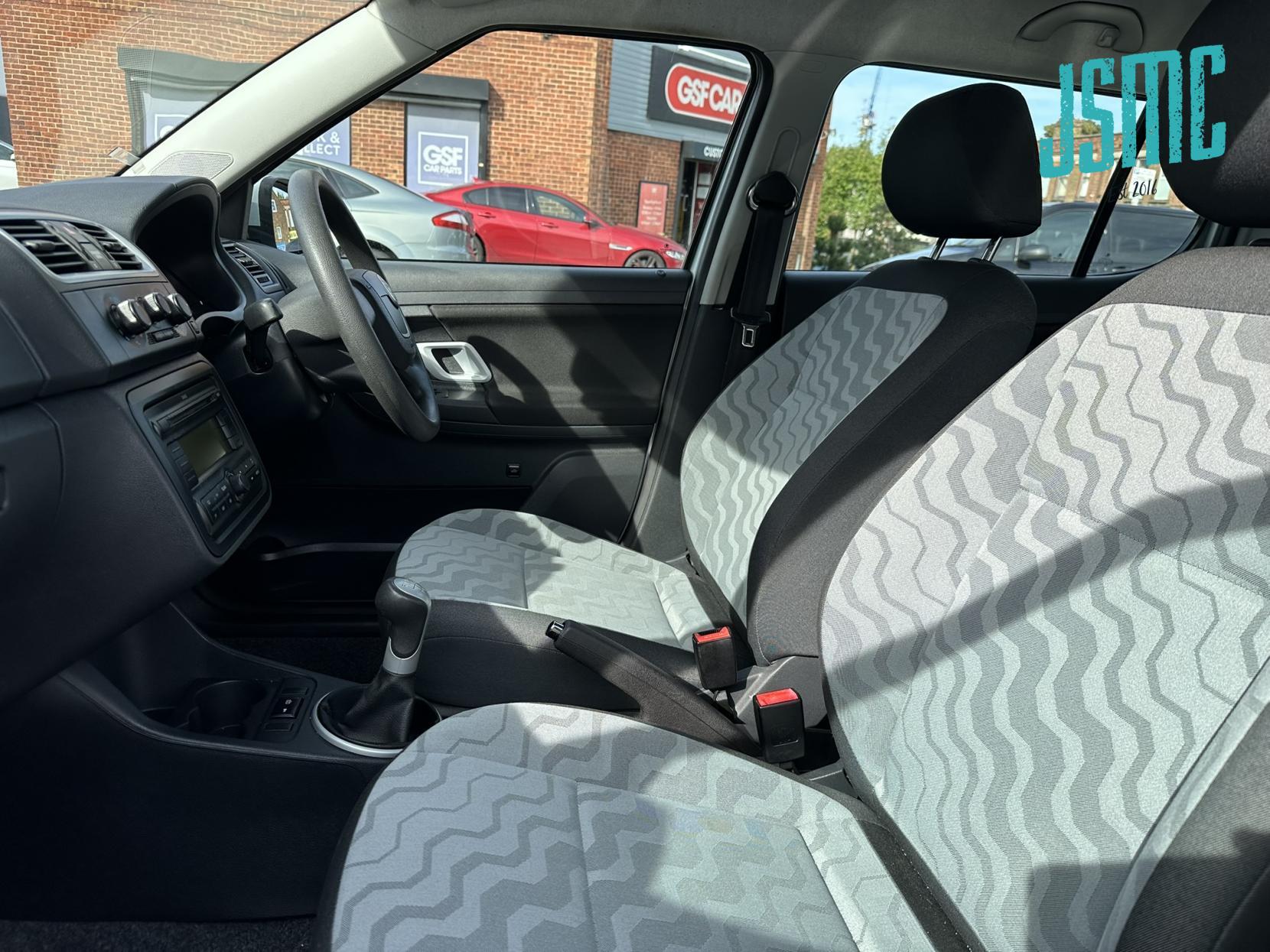 Skoda Fabia 1.2 HTP 12V 2 Hatchback 5dr Petrol Manual (140 g/km, 70 bhp)