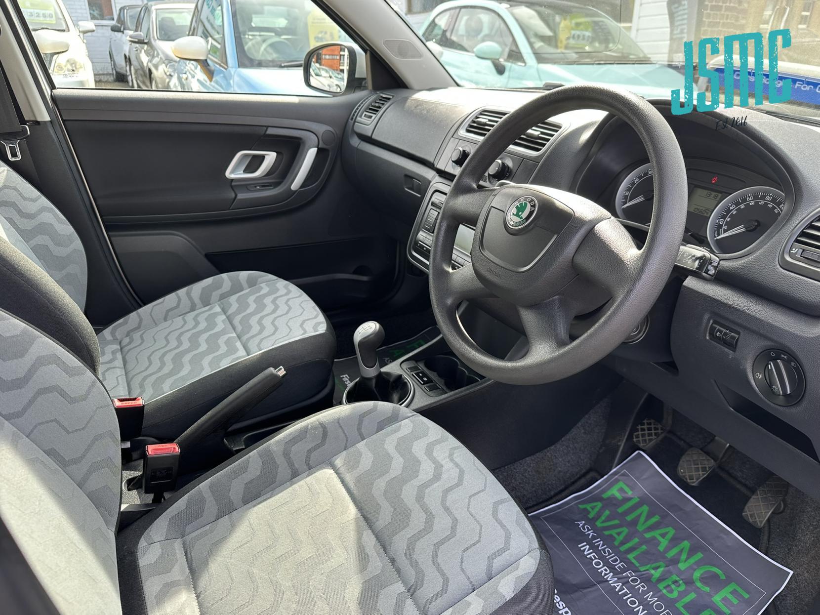 Skoda Fabia 1.2 HTP 12V 2 Hatchback 5dr Petrol Manual (140 g/km, 70 bhp)