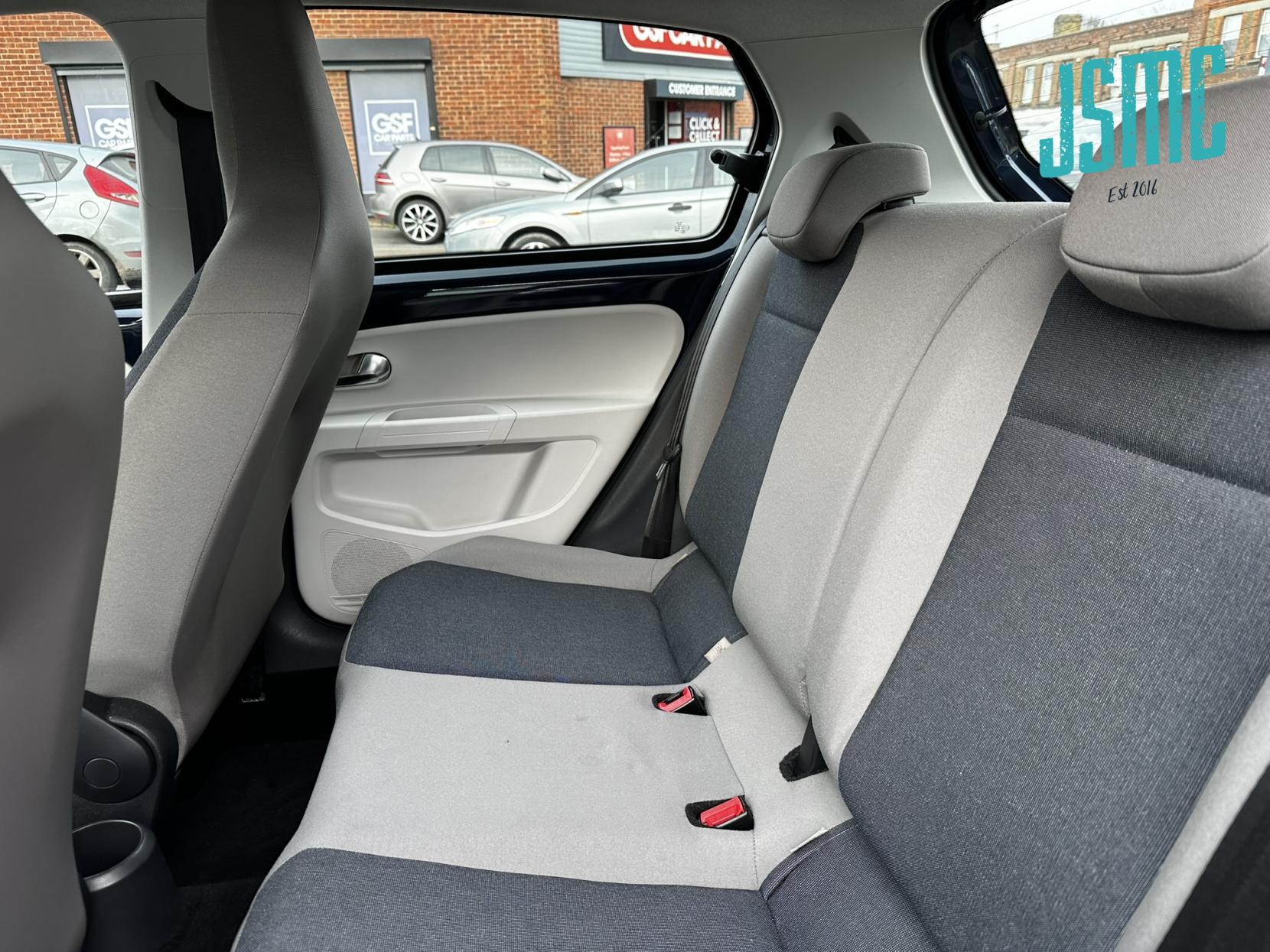 Volkswagen Up! Move Up 