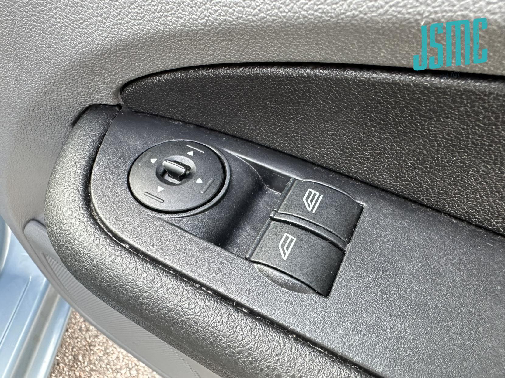 Ford Focus 1.8 Style Hatchback 5dr Petrol Manual (167 g/km, 123 bhp)