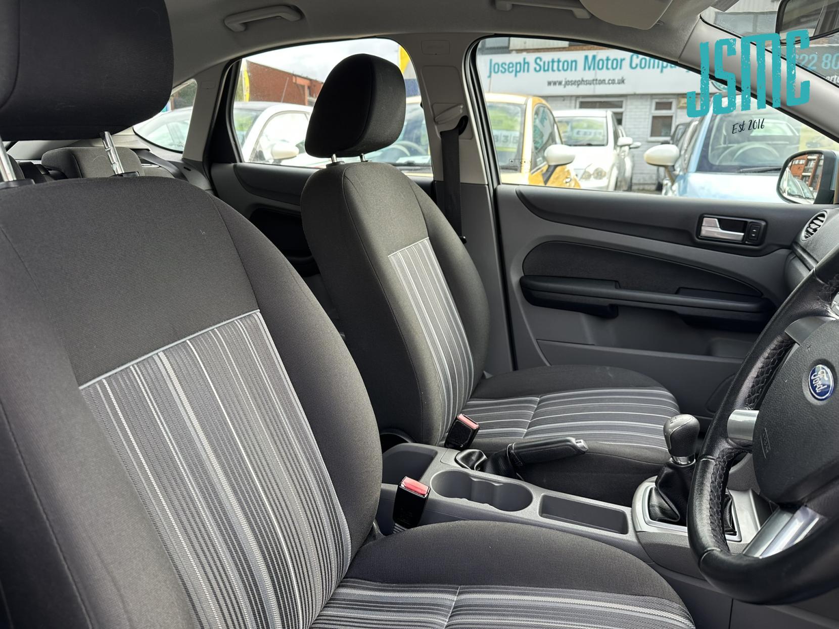Ford Focus 1.8 Style Hatchback 5dr Petrol Manual (167 g/km, 123 bhp)