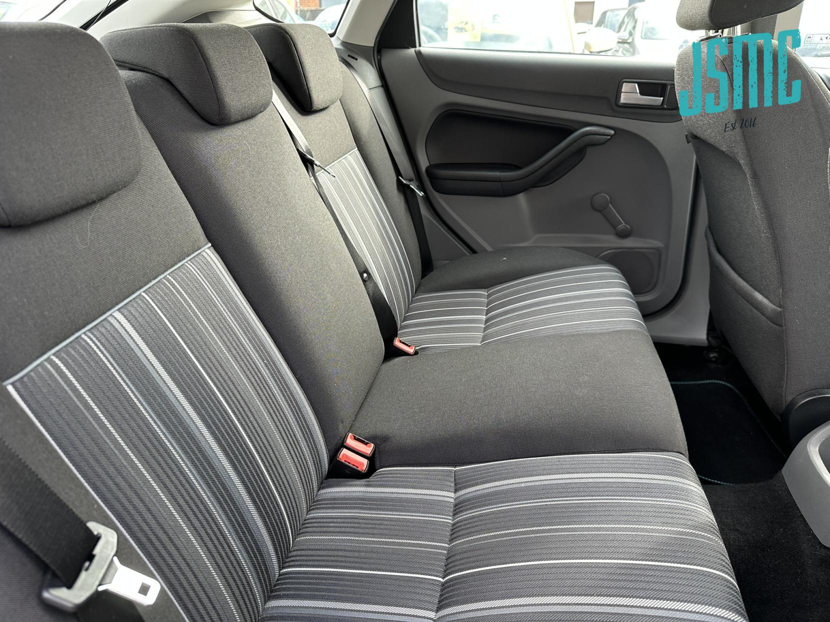 Ford Focus 1.8 Style Hatchback 5dr Petrol Manual (167 g/km, 123 bhp)