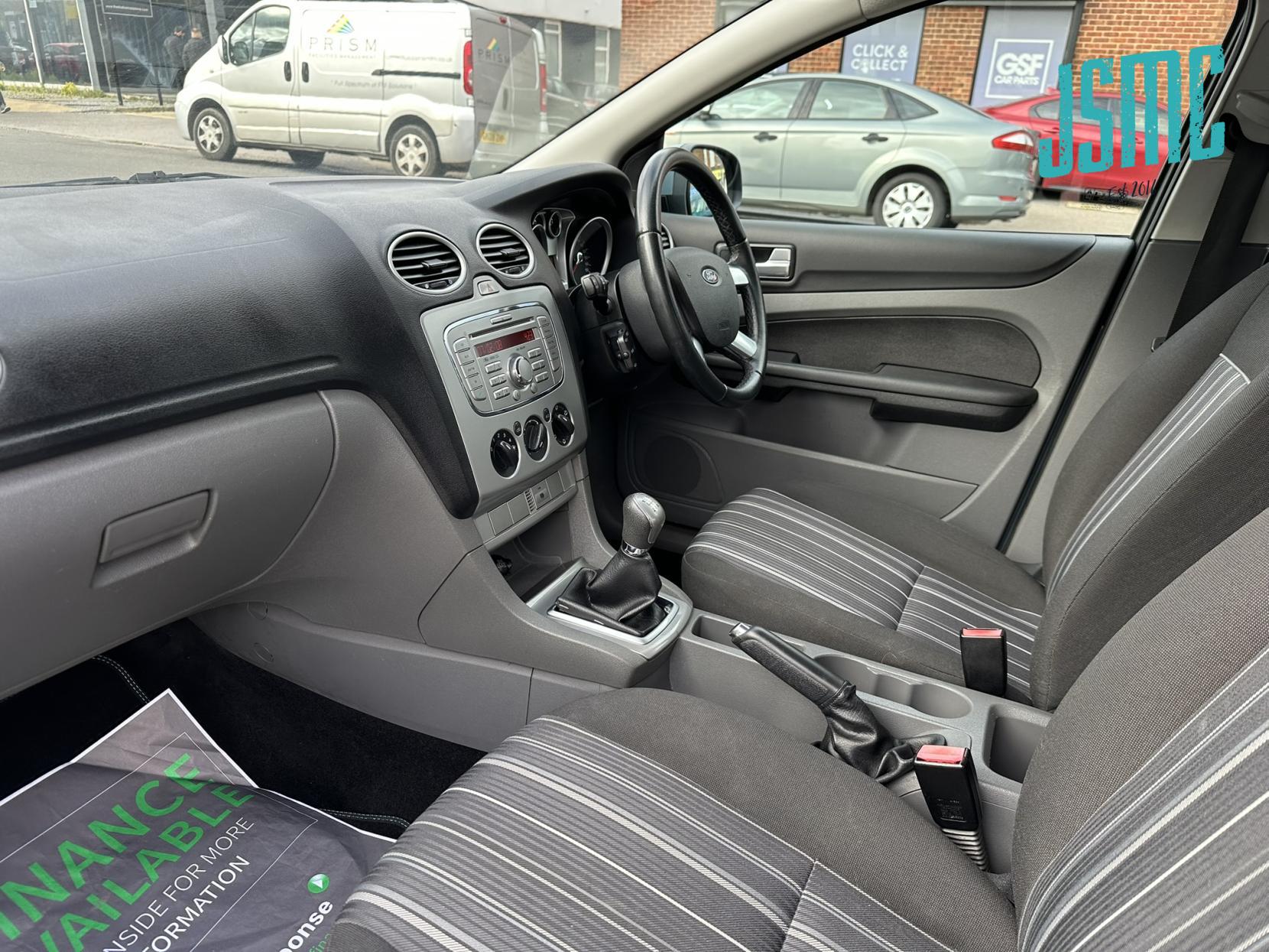 Ford Focus 1.8 Style Hatchback 5dr Petrol Manual (167 g/km, 123 bhp)