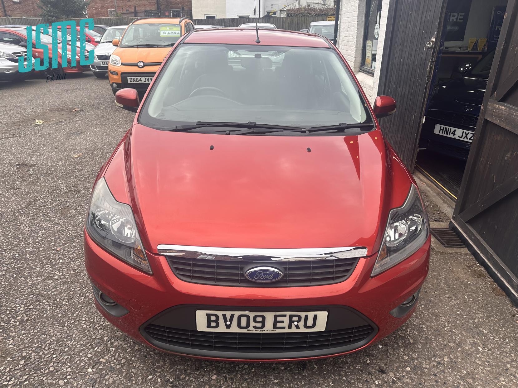 Ford Focus 1.6 Zetec Hatchback 5dr Petrol Manual (161 g/km, 99 bhp)