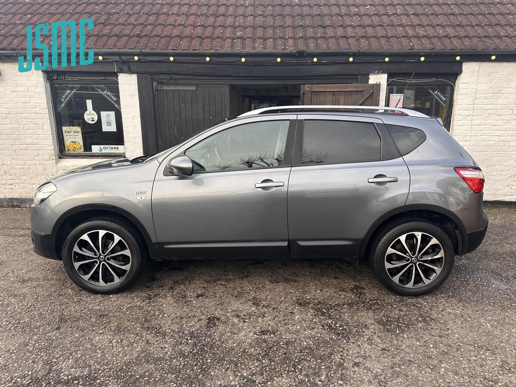 Nissan Qashqai 1.5 dCi n-tec SUV 5dr Diesel Manual 2WD Euro 5 (110 ps)