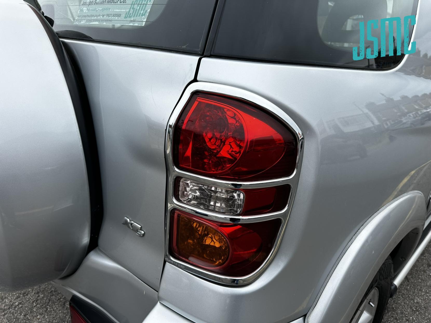 Toyota RAV4 2.0 VVT-i XT3 SUV 3dr Petrol Automatic 4WD (218 g/km, 147 bhp)
