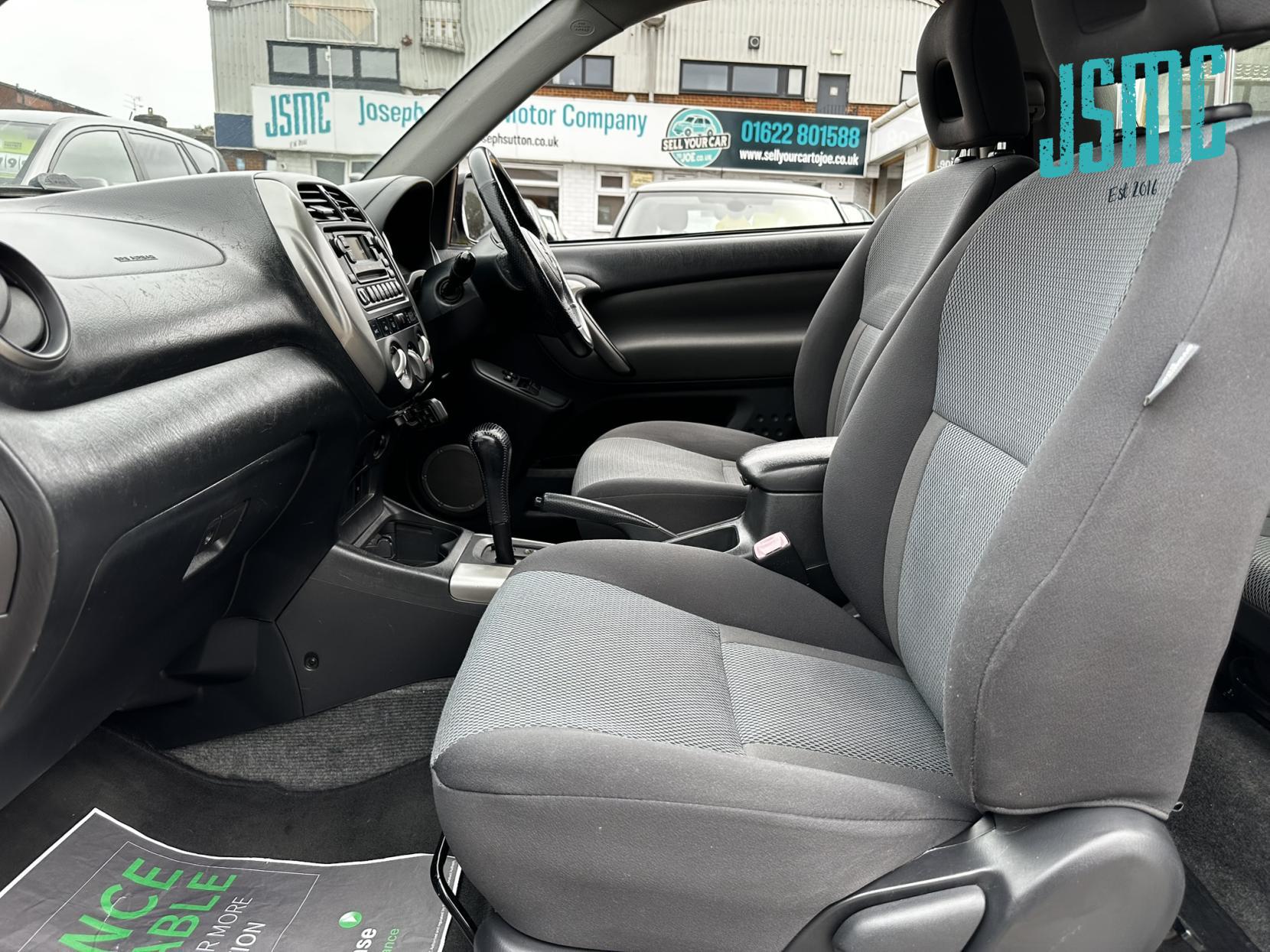 Toyota RAV4 2.0 VVT-i XT3 SUV 3dr Petrol Automatic 4WD (218 g/km, 147 bhp)