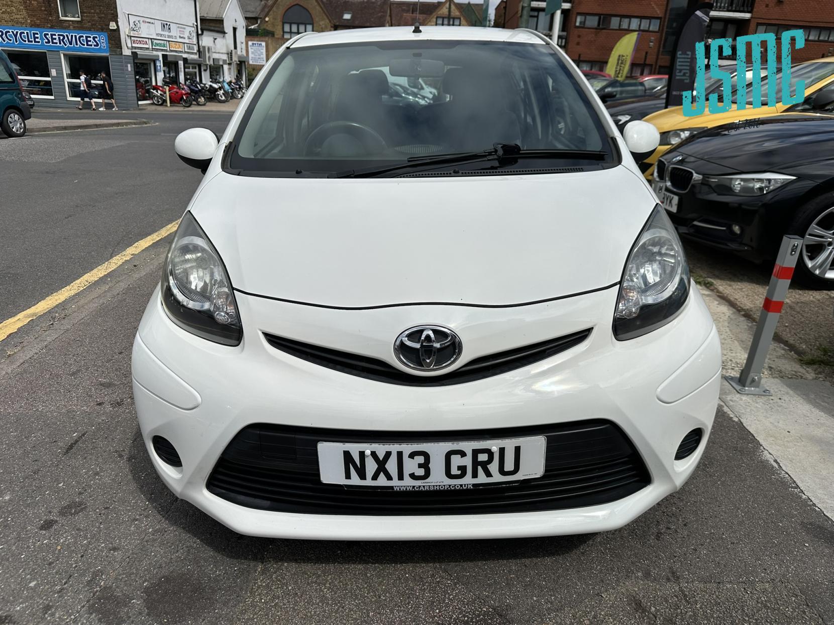 Toyota AYGO 1.0 VVT-i Ice Hatchback 5dr Petrol MultiMode Euro 5 (67 ps)