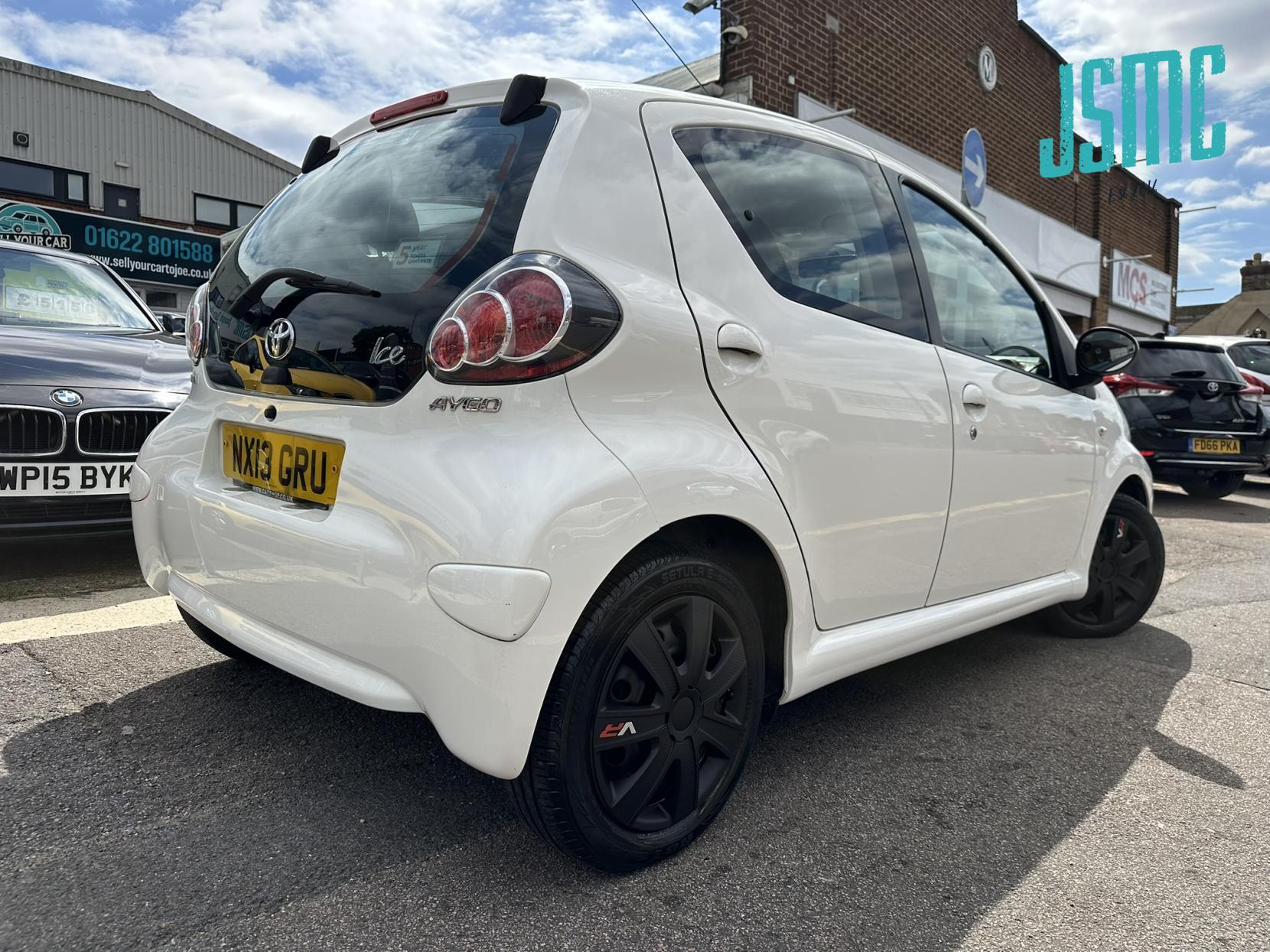 Toyota AYGO 1.0 VVT-i Ice Hatchback 5dr Petrol MultiMode Euro 5 (67 ps)