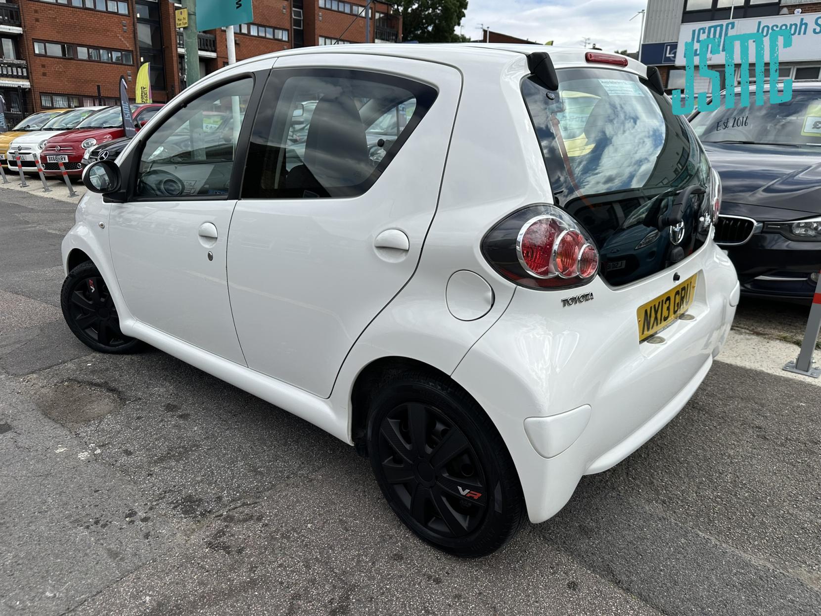Toyota AYGO 1.0 VVT-i Ice Hatchback 5dr Petrol MultiMode Euro 5 (67 ps)