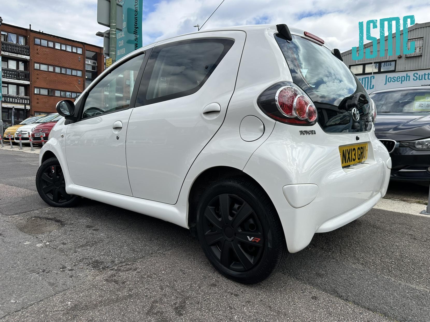 Toyota AYGO 1.0 VVT-i Ice Hatchback 5dr Petrol MultiMode Euro 5 (67 ps)