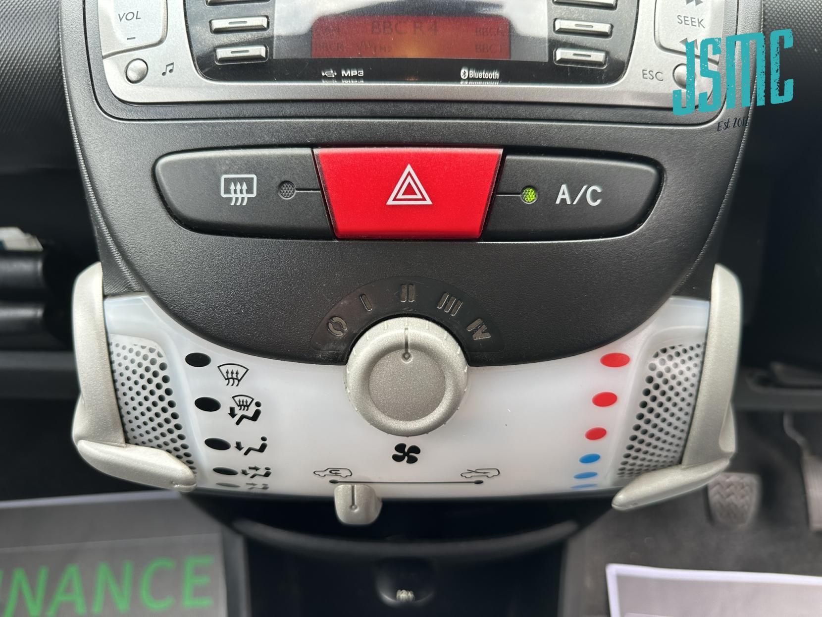 Toyota AYGO 1.0 VVT-i Ice Hatchback 5dr Petrol MultiMode Euro 5 (67 ps)