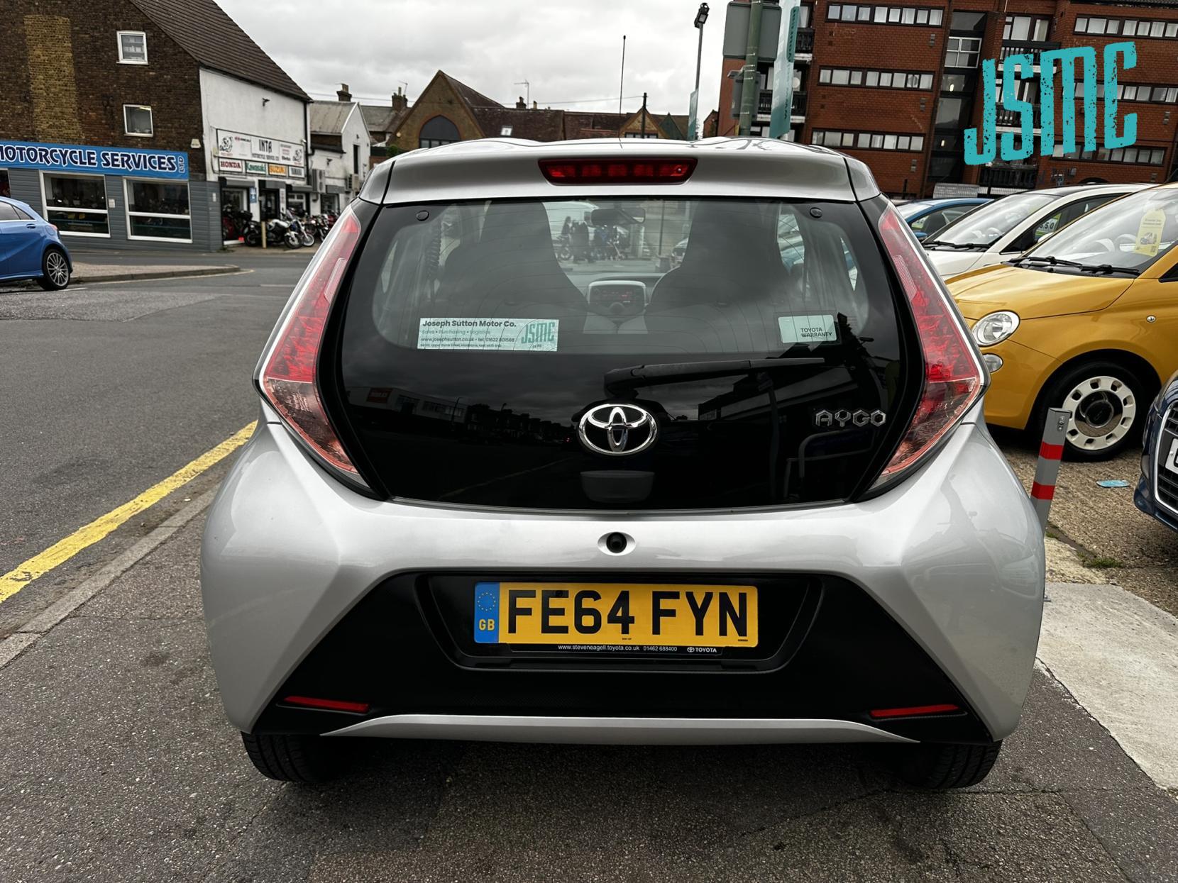 Toyota AYGO 1.0 VVT-i x-play Hatchback 5dr Petrol Manual Euro 5 Euro 5 (68 ps)