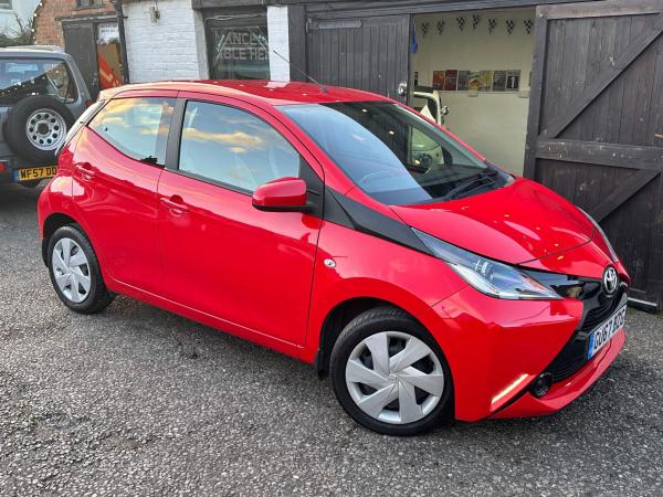 Toyota AYGO 1.0 VVT-i x-play Euro 6 5dr