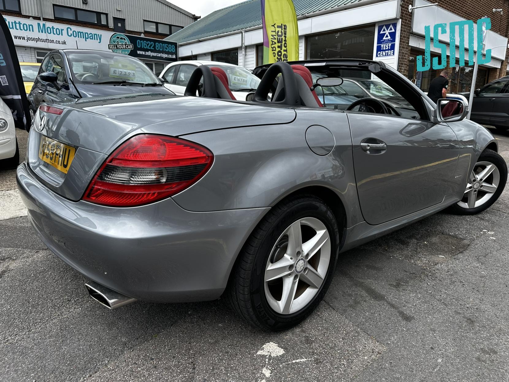 Mercedes-Benz SLK 1.8 SLK200K Convertible 2dr Petrol Tiptronic Euro 4 (184 ps)