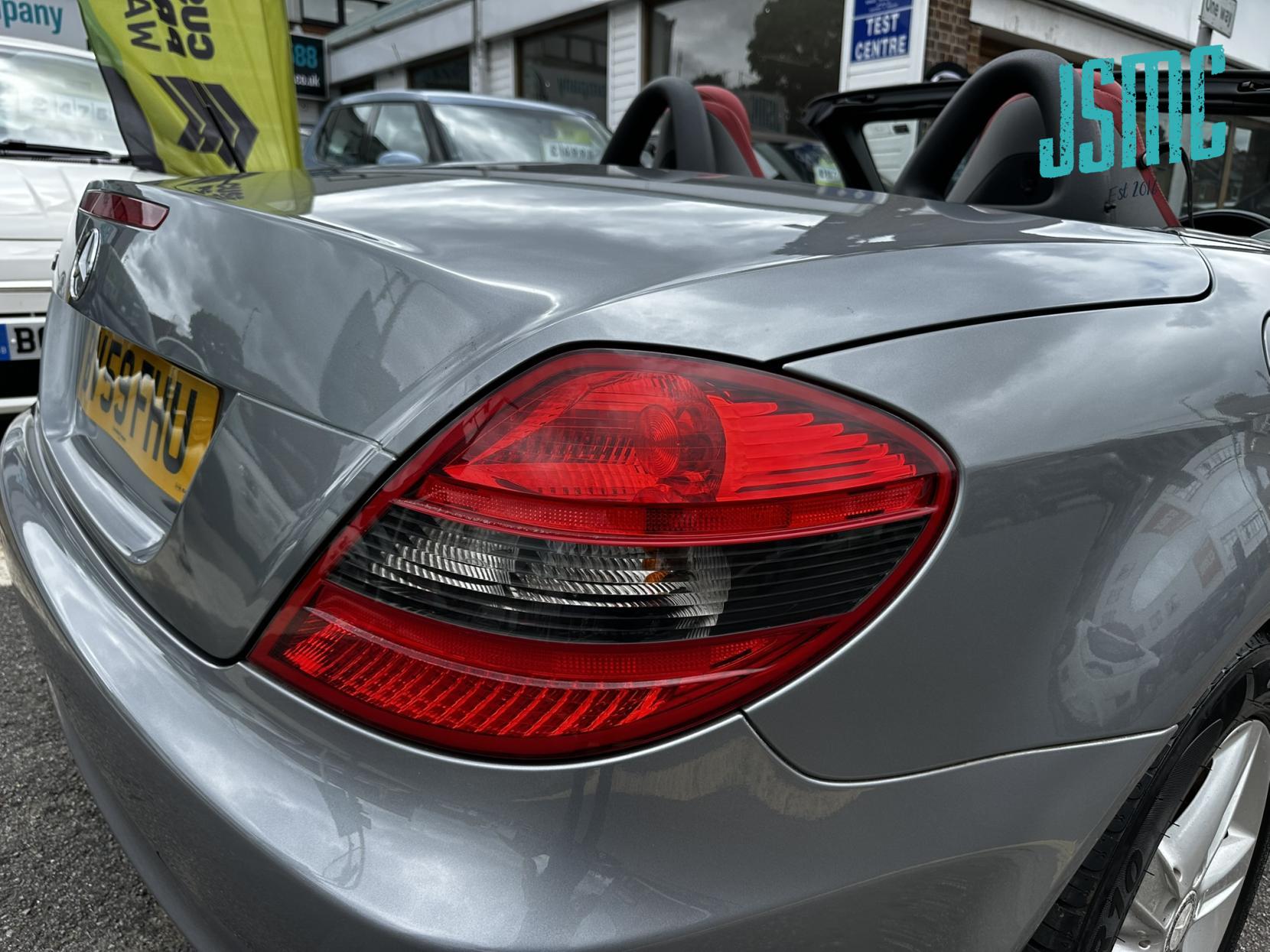Mercedes-Benz SLK 1.8 SLK200K Convertible 2dr Petrol Tiptronic Euro 4 (184 ps)